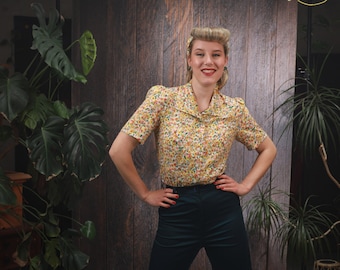 Thelma, 40s short sleeve blouse with spade collar