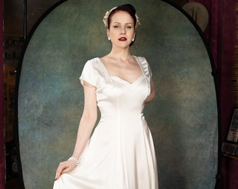 Audrey, light viscose wedding dress in the style of the 50s