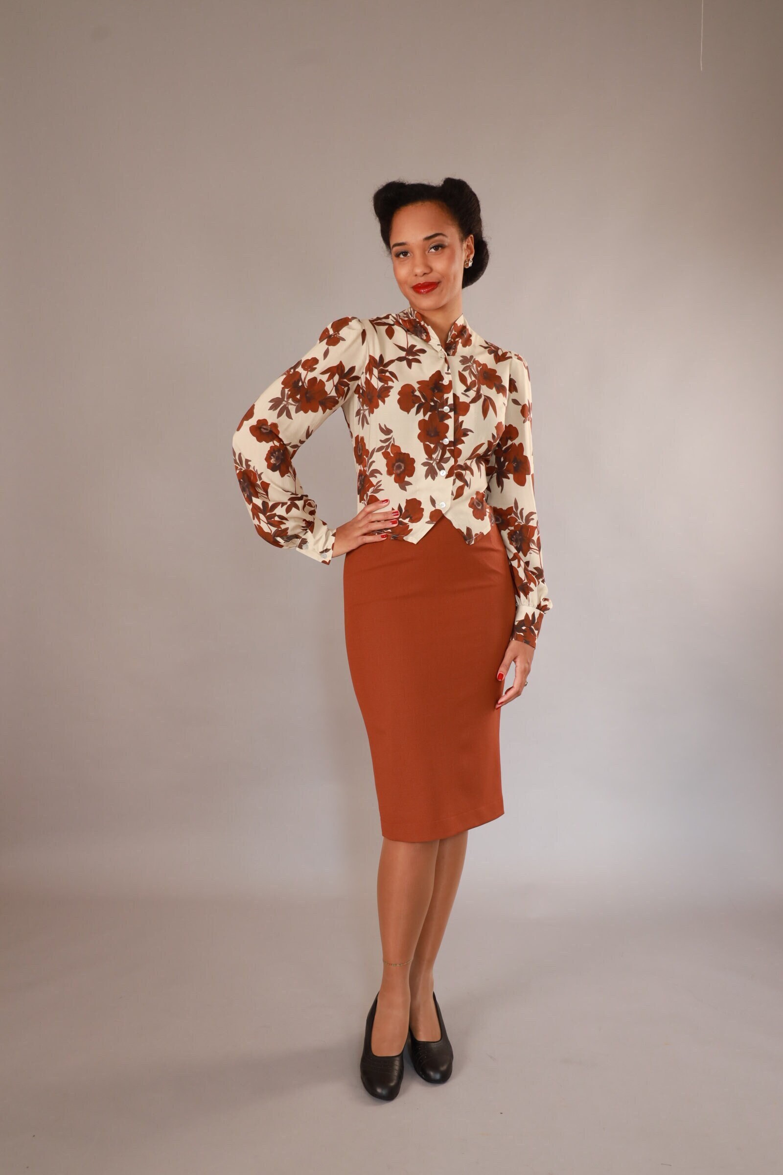 Liz, Elegant Wool Pencil Skirt