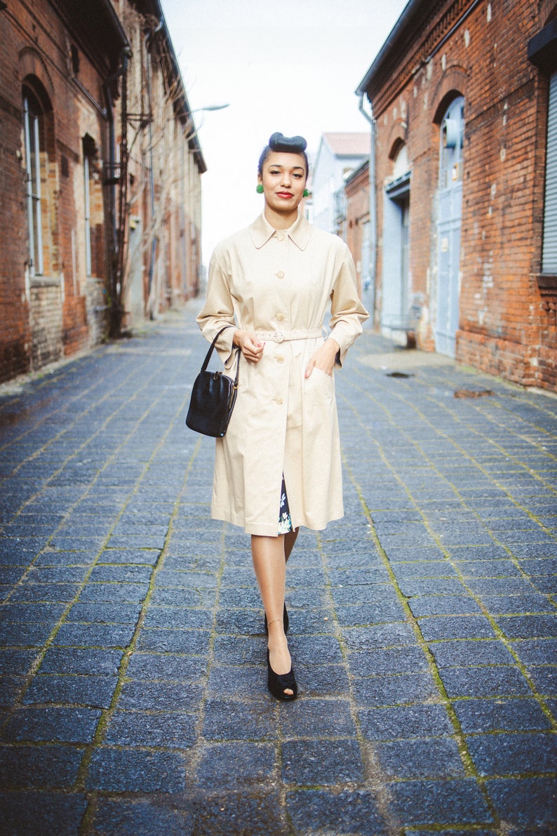 Viola, straight cut, knee-length coat in the style of the 50s image 9