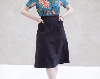 brown, flared knee-length skirt with pockets