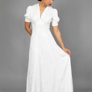 Mabel bridal gown made of light viscose in the style of the 40s image 2