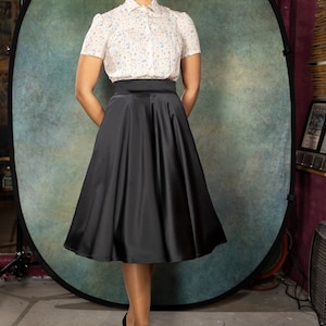 Joan bell shaped 40s skirt image 1