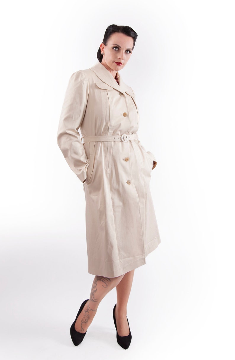 1940s Coats & Jackets Fashion History     40s Trenchcoat Valentina  AT vintagedancer.com