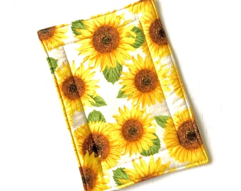 Sunflower Casserole Hot Pad, Quilted Reversible Trivet, 9 x 13”