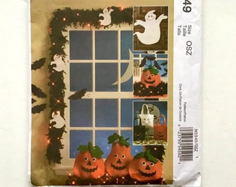 McCall’s M5949 Halloween Ghosts, Bats, Pumpkins, Treat Bags Pattern