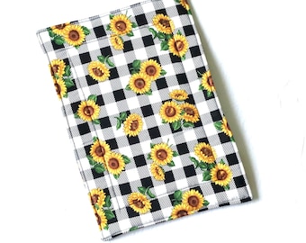 Sunflower Casserole Hot Pad, Black and White Plaid Quilted Trivet, 9x13”