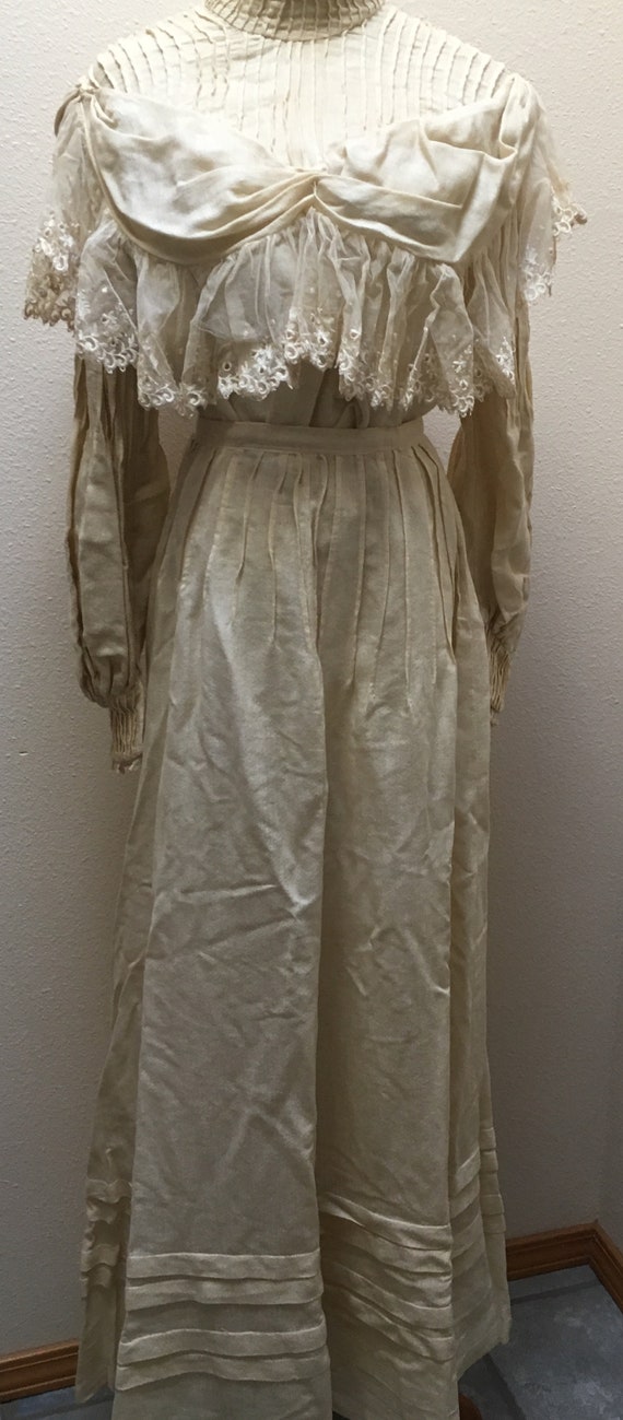 Edwardian Ivory Color Cotton And Lace Wedding Dres