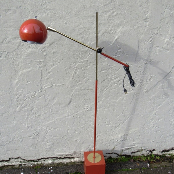 RESERVED Vintage Mid Century Modern Eyeball Floor Lamp with Articulating Arm. Circa 1960, Attributed to Robert Sonneman. EXCELLENT