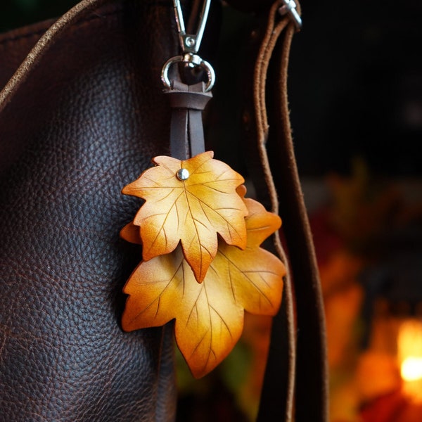 Maple Leaf Leather Bag Charm Keychain / Fall Gift Ideas / Cute Key Accessories / Ren Faire LARP Accessories / Made In Canada