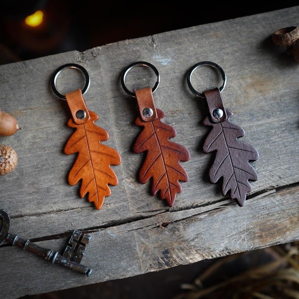 Oak Leaf Leather Keychain Browns / Gift Ideas / Cute Cottagecore Key Accessories / Woodland Fairy Bag Charm / Every Day Carry Made In Canada