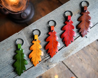 Oak Leaf Leather Keychain Large / Gift Ideas / Cute Cottagecore Key Accessories / Woodland Fairie Bag Charm / Every Day Carry