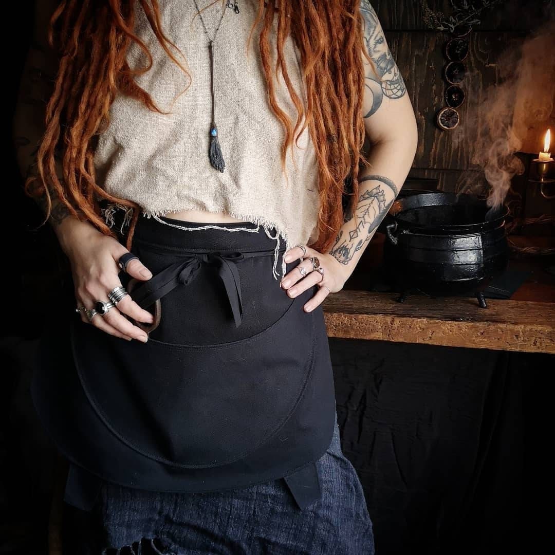 Cauldron Waist Apron - Moon Pocket - Large / Kitchen Witch / Foraging ...