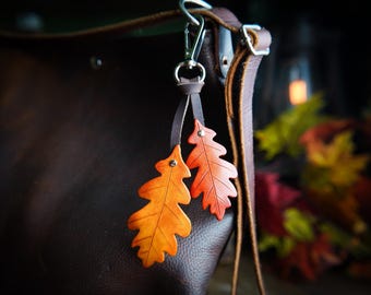 Oak Leaf Leather Bag Charm Keychain Swivel Clip / Fall Gift Ideas / Cute Key Accessories / Ren Faire LARP Accessories / Made In Canada