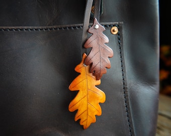 Oak Leaf Leather Bag Charm Custom Color / Fall Gift Ideas / Cute Purse Decoration / Ren Faire LARP Accessories / Made In Canada