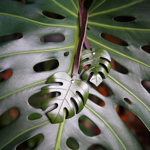 Monstera Leaf Leather Bag Charm / Plant Lover Gift Ideas / Cute Purse Accessories / Made In Canada zdjęcie 7