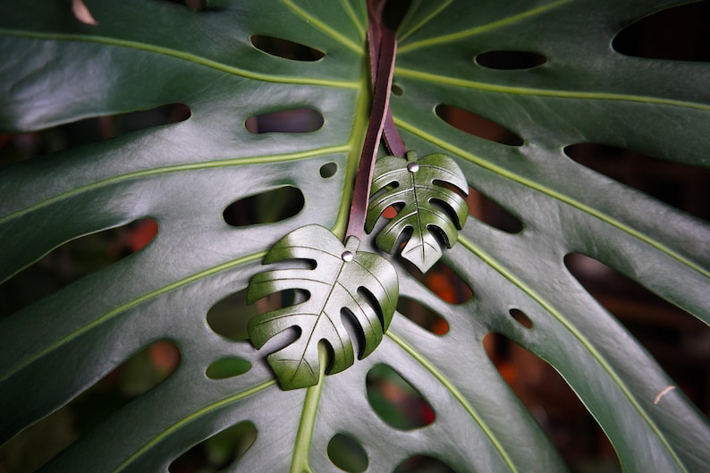 Monstera Leaf Leather Bag Charm / Plant Lover Gift Ideas / Cute Purse Accessories / Made In Canada zdjęcie 7
