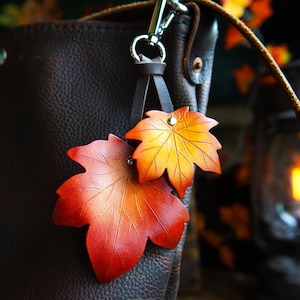 Maple Leaf Leather Bag Charm Keychain Custom Colors / Fall Gift Ideas / Cute Key Accessories / Ren Faire LARP Accessories / Made In Canada