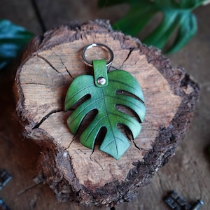 Monstera Leaf Leather Keychain Large / Gift Ideas / Cute Key Accessories / Houseplant Bag Charm / Every Day Carry / Made In Canada image 4