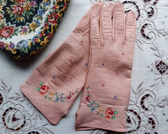 Pink embroidered leather gloves - Trefousse - 1920s-30s