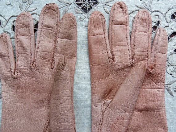 Pink embroidered leather gloves - Trefousse - 192… - image 7