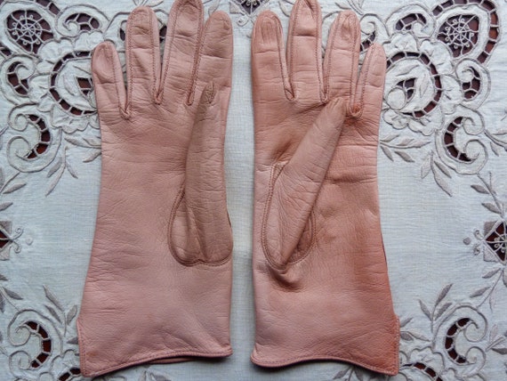 Pink embroidered leather gloves - Trefousse - 192… - image 6