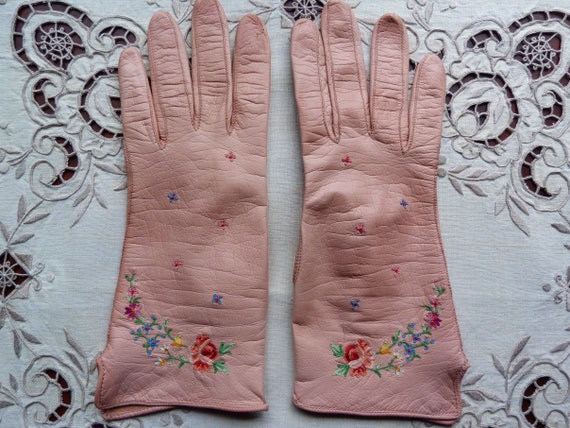 Pink embroidered leather gloves - Trefousse - 192… - image 5