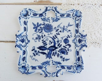 Vienna Woods Seymour Mann Blue Onion Blue and White Porcelain 8" Serving Platter