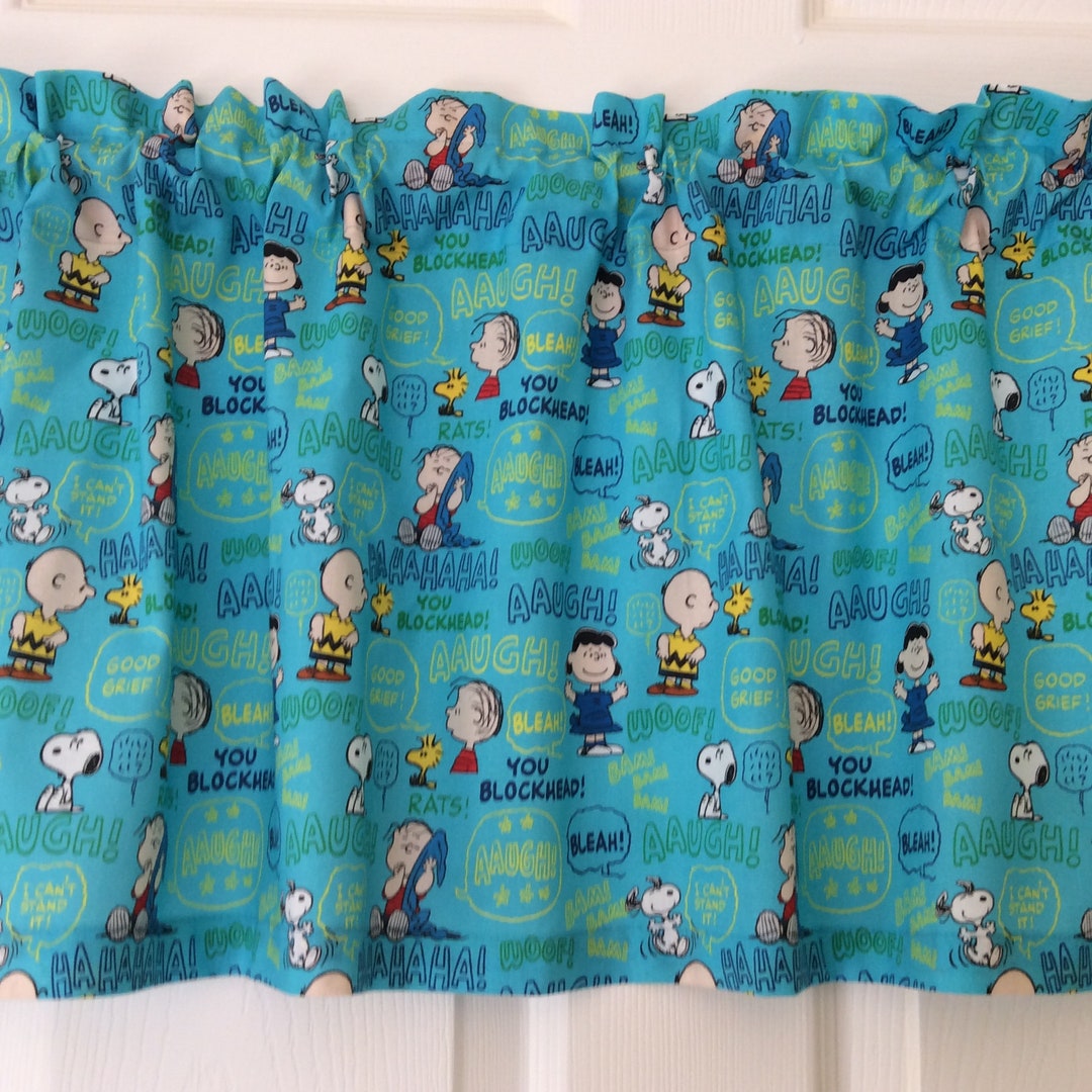 Peanuts Snoopy Lucy Woodstock Linus Valance 41 Wide and 15 Long/height
