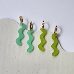 Squiggle Huggie Hoops || Abstract Lightweight Trendy Lasercut Acrylic Earrings