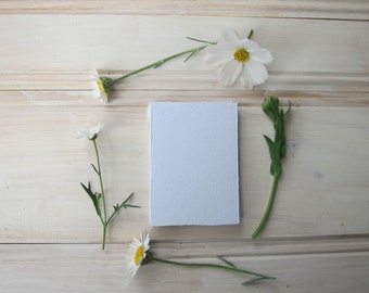 16 Handmade paper sheets / White Recycled paper / Natural Eco wedding paper / Place Cards / Note paper / Natural Stationery / 7.5 x 10.5cm
