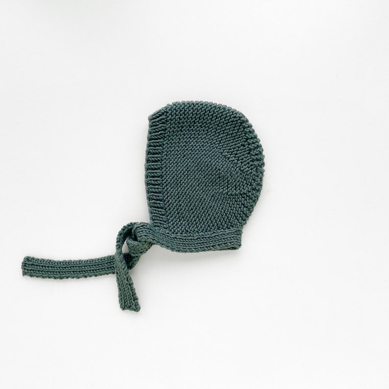 Basic Bonnet greyish green