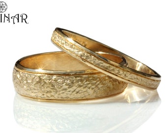 Set di nozze rustico in oro giallo massiccio 14k, fedi nuziali da uomo martellate, fedi nuziali da donna, fedi abbinate con texture in oro