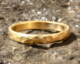 Hammered 18k solid Gold ring, 14k yellow gold Textured wedding band, women's gold wedding ring , rustic men band, hammered white gold band