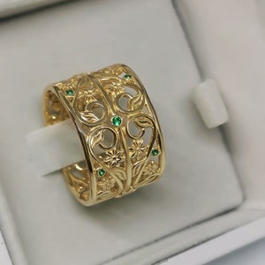 Filigree gold ring band, wide filigree lace floral ring, filigree leaves and flowers gold ring with emeralds