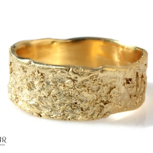 Rustic gold men wedding ring band, organic raw textured tree bark hand crafted 14k solid gold unique handmade wide band