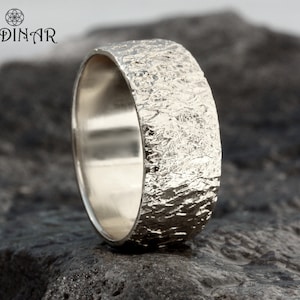 Wide 18k solid Gold wedding ring, hammered rustic textured thick wedding band, men gold ring ,nature inspired, handmade women ring 18k gold