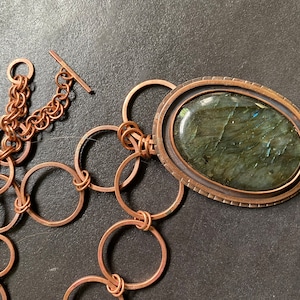Large Labradorite copper pendant on copper link chain. unisex.