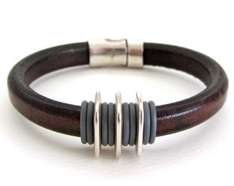 Unisex Bracelet -Leather Bracelet -Brown Leather -Brown Bracelet -Antique Silver Clasp -Magnetic Clasp -Brown and Silver -Leather Bangle