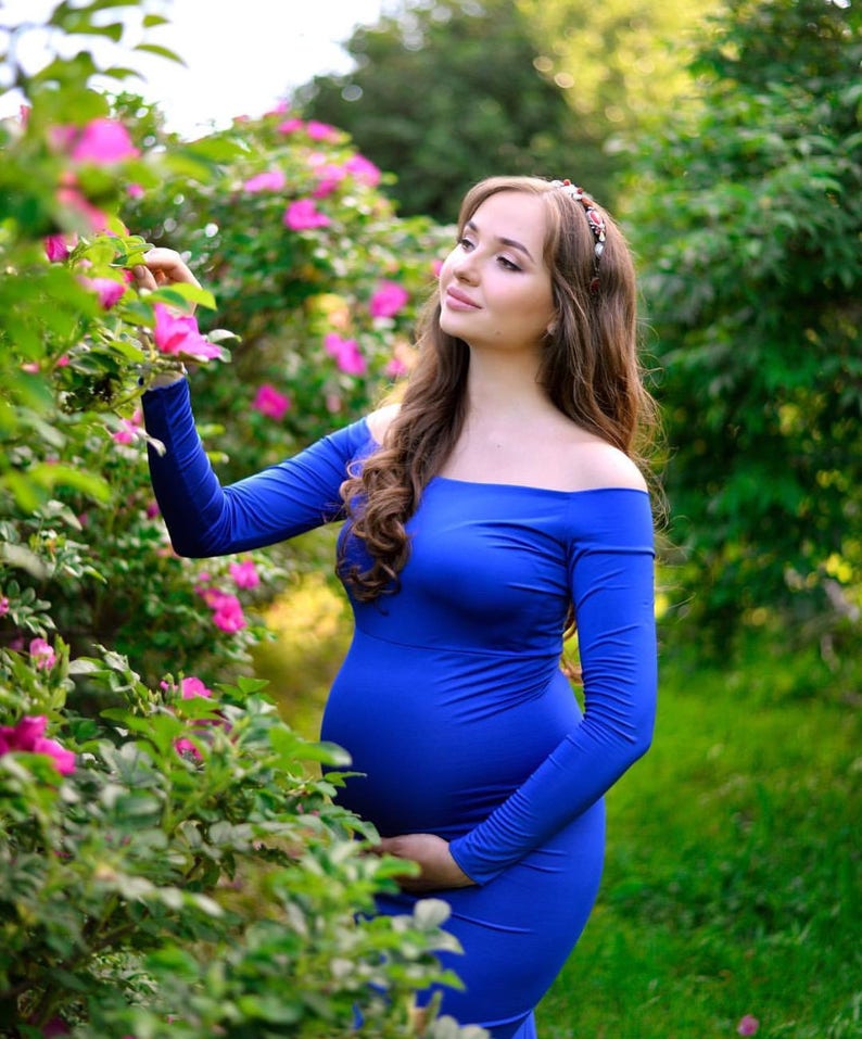 Elegant maternity dress/off the shoulder maternity gown for photoshoot image 2