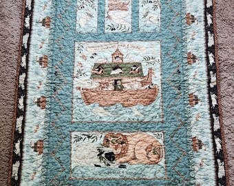 Noah's Ark Baby Quilt: Debbie Mumm Nursery Bedding (35.25x44.75)