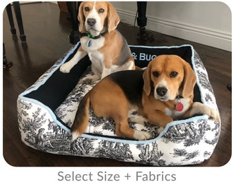 Large Toile Dog Bed, Custom Puppy Beds, Personalized with name, Beagles, Washable Luxury Pet Bed