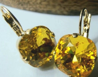 Light Topaz Crystal Cushion Dangle Earrings in Gold, Yellow Drop Lever back Earrings, Costume Party Jewelry for Women, Gifts for Birthday