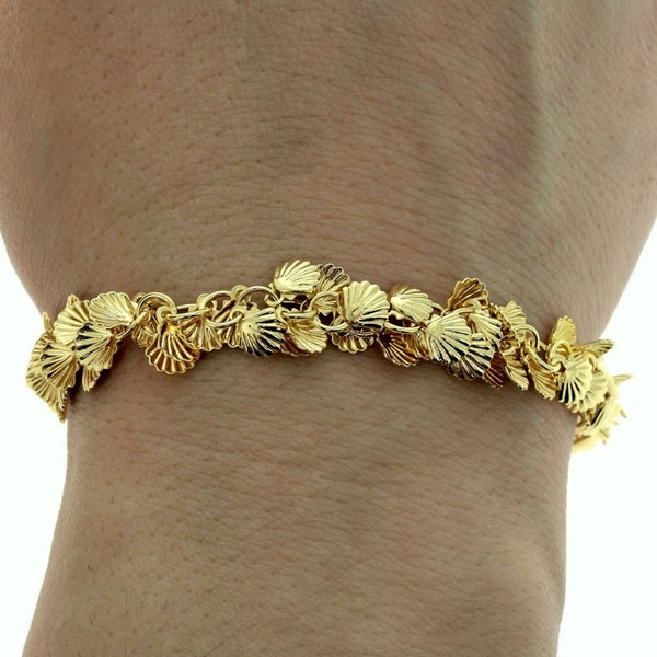 Gold Muschel Multi Charm Armband • Sommer Boho Schmuck • Statement Frauen Links Armband • Geschenk für Frauen