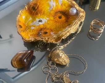 Sunflower Oyster Trinket Tray Keepsake / Jewellery / Ring Dish Holder/ Candle/ Crystals / Gift wrapped