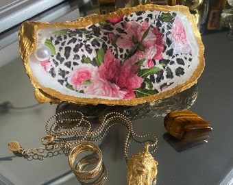 Leopard Pink Rose Oyster Trinket Tray Keepsake / Jewellery / Ring Dish Holder/ Candle/ Crystals / Gift wrapped