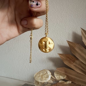 Gold moon face necklace,gold face necklace,round necklace,coin necklace,full  moon necklace,moon face necklace moon phase necklace