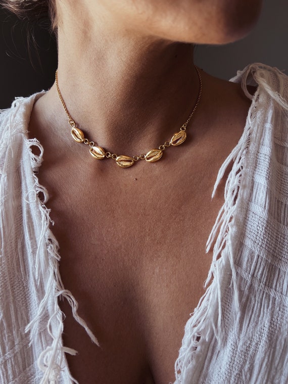 Gold shell necklace,gold cowrie necklace,gold sea shell,hawaiian shell necklace,gold pula shell necklace,layering necklace,mermaid pendant