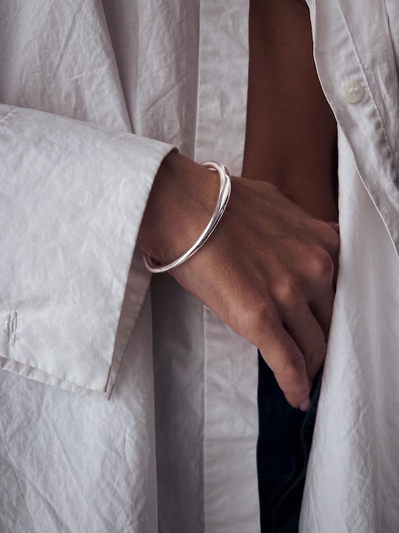 Silver curvy bracelet solid 925 cuff