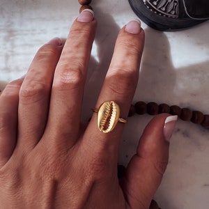 Gold shell ring,silver shell ring,silver cowrie ring,stacking ring,gold cowrie ring,cowrie shell ring,thin ring,boho ring, puka shell ring